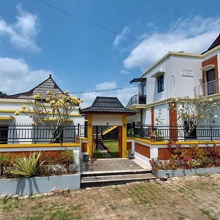 Pool Villa Saung Suluh Purwokerto Ngoại thất bức ảnh