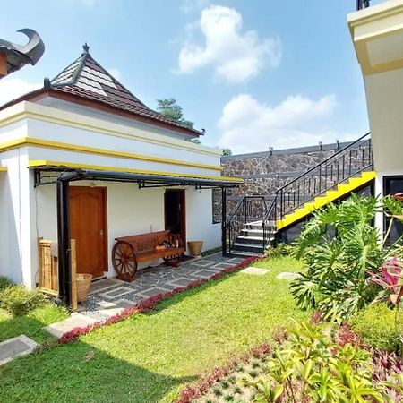 Pool Villa Saung Suluh Purwokerto Ngoại thất bức ảnh