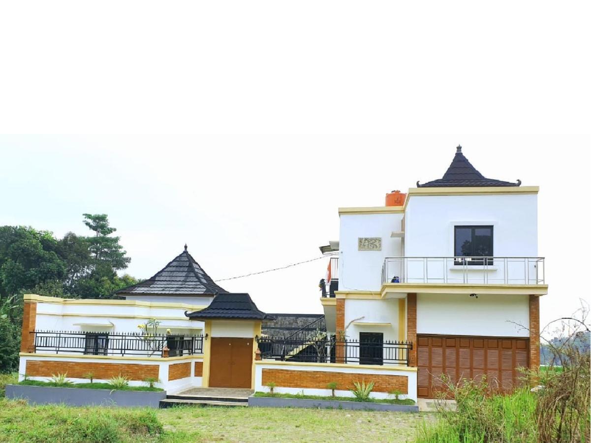 Pool Villa Saung Suluh Purwokerto Ngoại thất bức ảnh